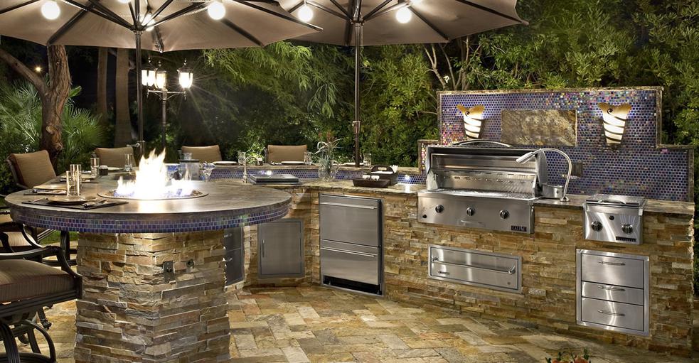 Split Face Stone Outdoor Kitchen Lifestyle Outdoor Kitchens